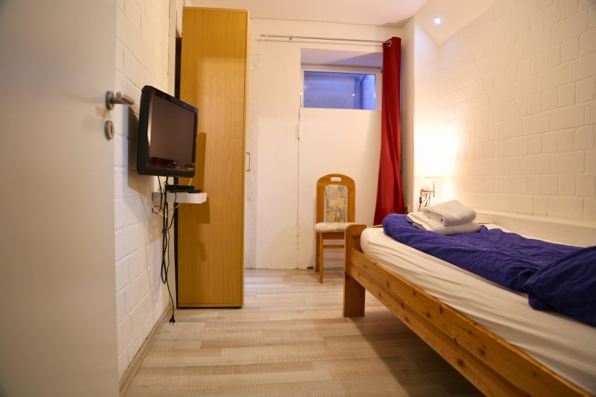 Manon 1: EZ Economy Zimmer mit Gemeinschaftsbad